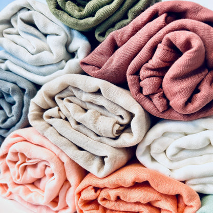Mousseline en bambou pour bébé bleue acier